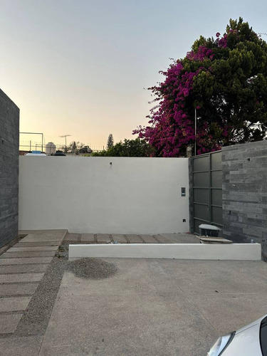 Casa Moderna En Venta En Jacarandas, Cuernavaca De 322 M²