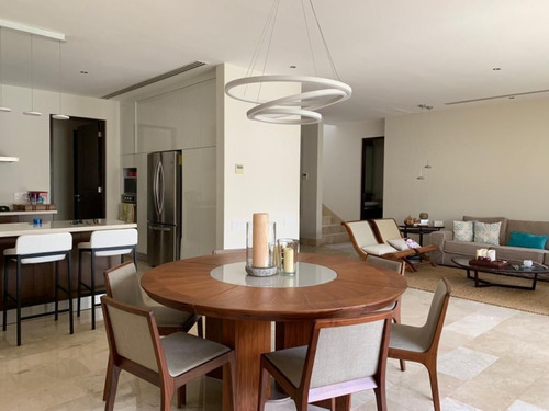 Amplia Casa En Condominio En Venta En Chablekal
