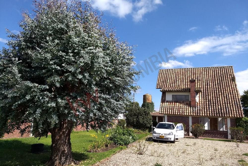 Vendo Hermosa Casa Campestre Totalmente Remodelada En Exclusivo Sector De Guaymaral, Bogotá, Colombia-7539