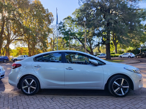 Kia Cerato 2.0 Sx At6 4 p
