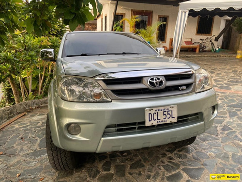 Toyota Fortuner .