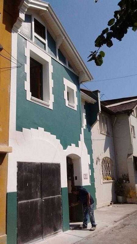 Hermosa Casa Restaurada En Barrio Patrimonial.