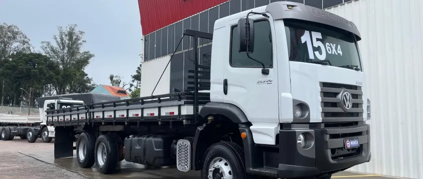 Volkswagen 31.330 6x4 2015