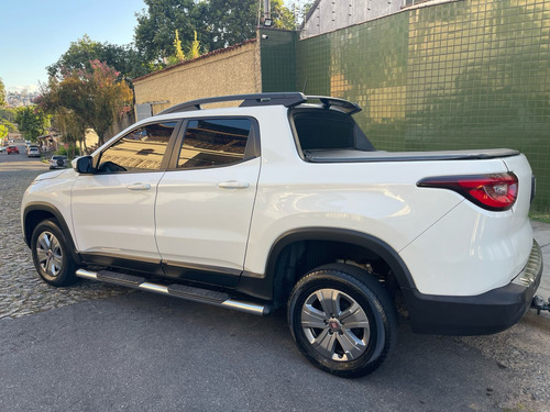 Fiat Toro 1.8 16v Freedom Flex 4x2 Aut. 4p