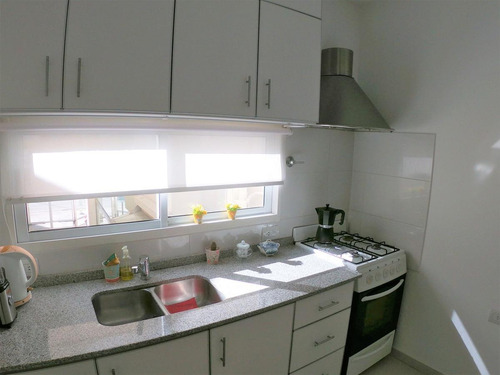Venta De Hermoso Departamento 2 Amb Con Cochera Fija Cubierta!