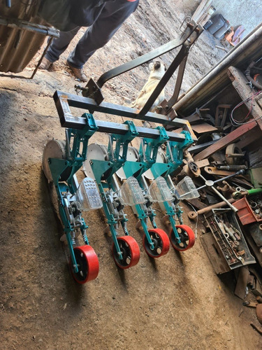 Imagen 4 de 5 de Sembradoras, Manuales Y Adaptables A Tractor