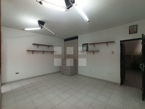 Imagen 4 de 8 de Excelente Local Para Oficina En Centro De Puerto La Cruz
