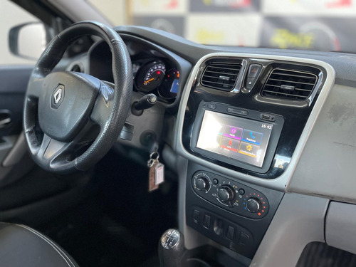 Renault Logan Expr 16 M
