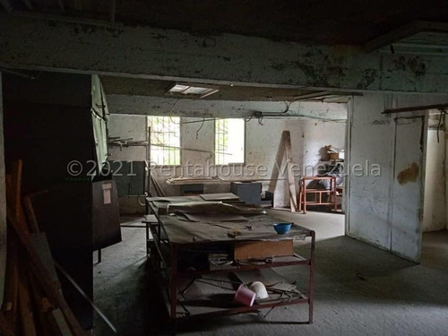 Imagen 10 de 15 de Ramiro E. Ruiz Vende Edificio En El Cementerio Mls #22-11071