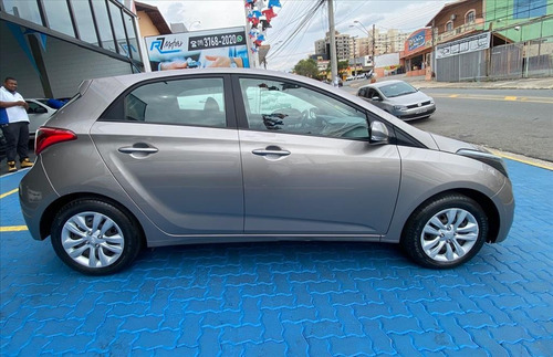 Imagem 5 de 8 de Hb20 1.6 Comfort Plus 16v Flex 4p Automático