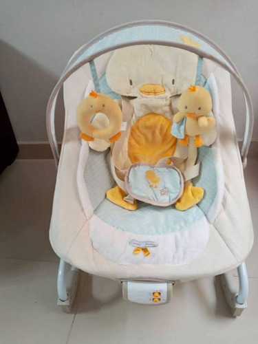 Imagen 3 de 10 de Silla Mecedora Vibradora Y Musical 18kg Unisex Como Nueva