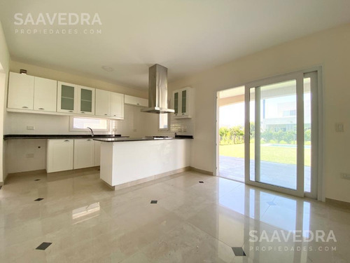 Imagen 8 de 30 de Casa En Venta Estilo Clásico. Barrio Tipas Lote Interno En Zona Bien Consolidada.