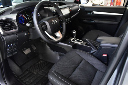 Imagen 20 de 25 de Toyota Hilux 2.8 Srv 4x4 Aut - Car Cash