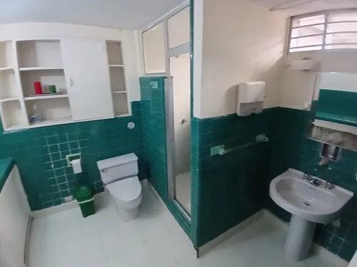 Casa Local En Arriendo Ubicada En Medellin Sector Laureles (25880).