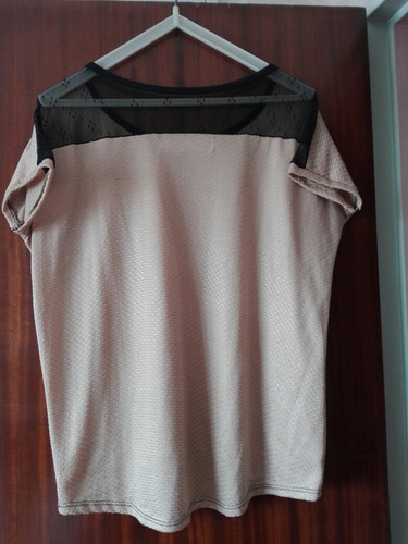 Remera Beige Con Encaje Negro T.l/xl Envio A Todo El País