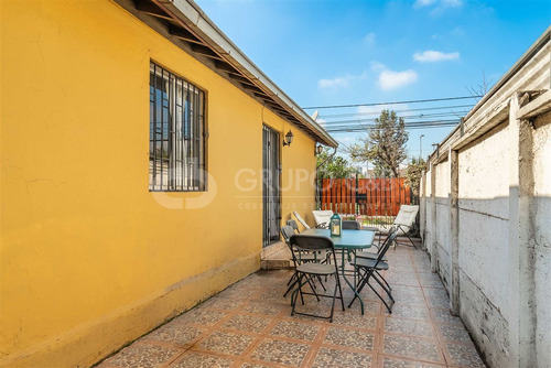Casa En Venta De 4 Dorm. En Macul
