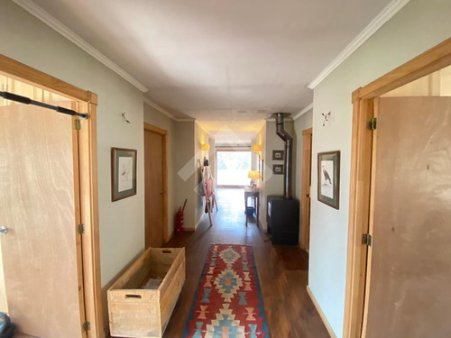 Casa En Arriendo De 6 Dorm. En Colina