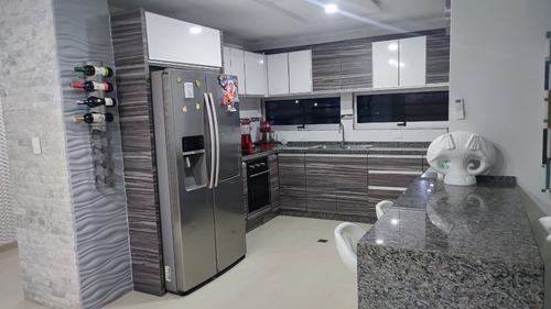 Townhouse En Venta Ubicado En Altos De Aricagua El Rincon Naguanagua