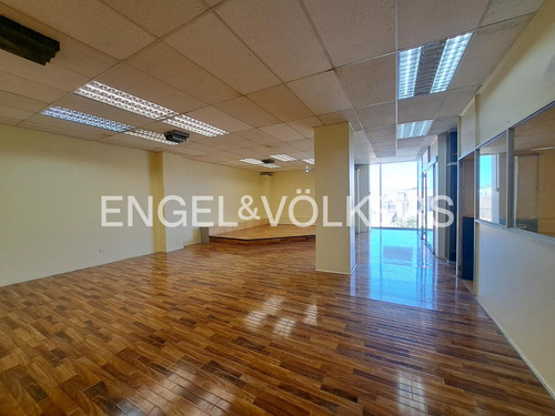 Céntrico Local Comercial Planta Libre 152 M2