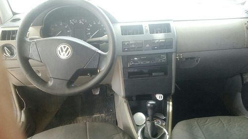 Volkswagen Parati 2000 1.0 16v 5p