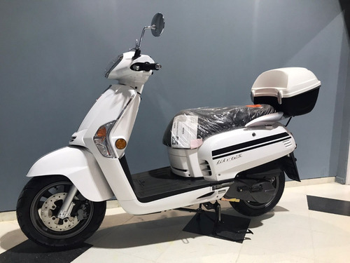 Imagen 3 de 16 de Scooter Kymco Like 125 Blanca 0km 2023