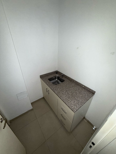 Local En Venta Sobre Jeronimo Luis De Cabrera!!