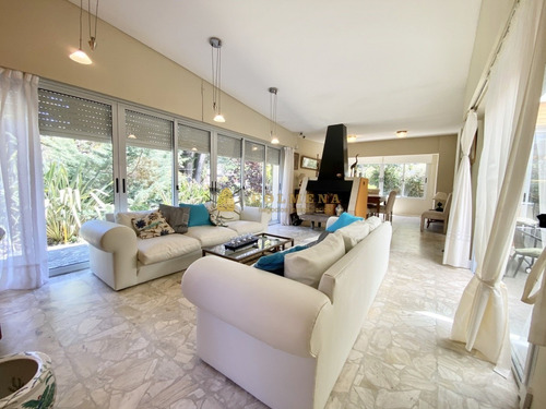 Hermosa Casa En San Rafael, 4 Dormitorios *- Ref: 3437