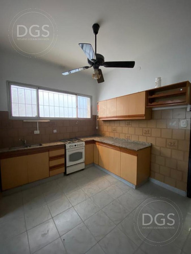 Imagen 8 de 30 de ¡oportunidad! Hermosa Casa De 4 Ambientes Con Cochera Y Fondo Libre - Banfield Este