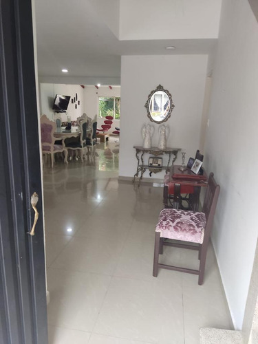 Venta Casa En Cuarto De Legua De 327mtr2, Sur De Cali, 10749.