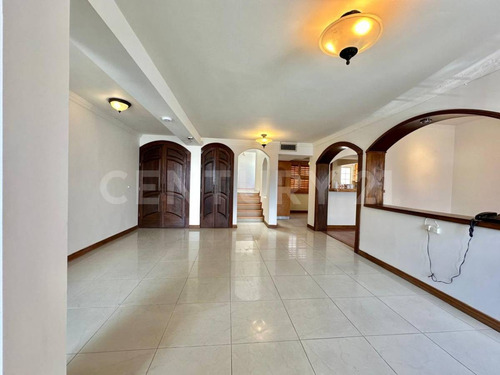 Casa En Venta Col. Abraham Gonzalez, Chihuahua
