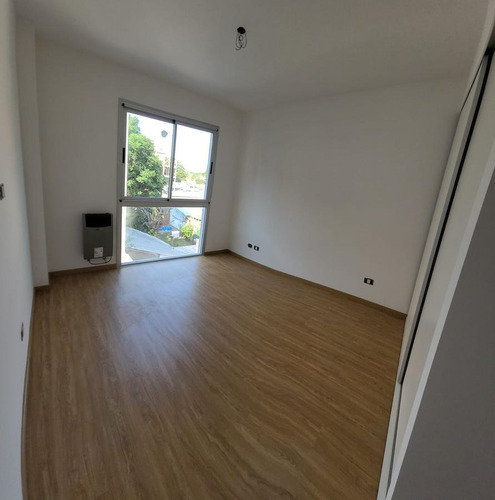 Imagen 11 de 30 de Departamento En Venta De Dos Ambientes En Centro De San Fernando.