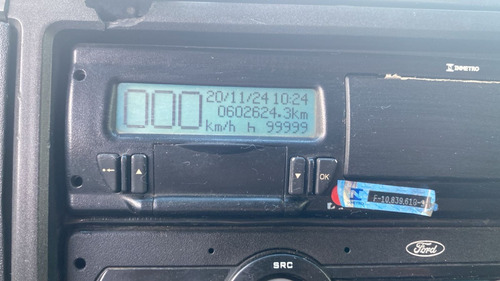 Ford Cargo 816 2015 3/4 Baú