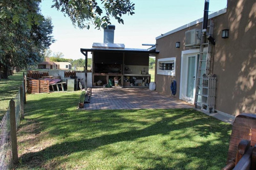 Casa En Venta 4 Amb. En Barrio Club De Campo El Candil