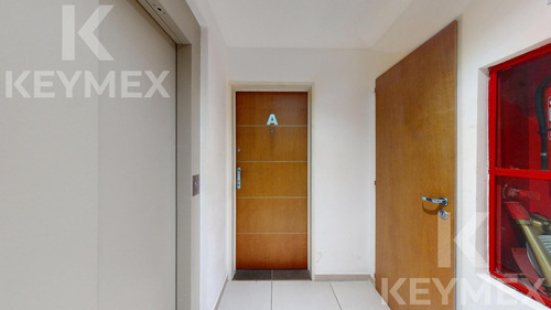 Departamento En Venta De 2 Dormitorios, La Plata