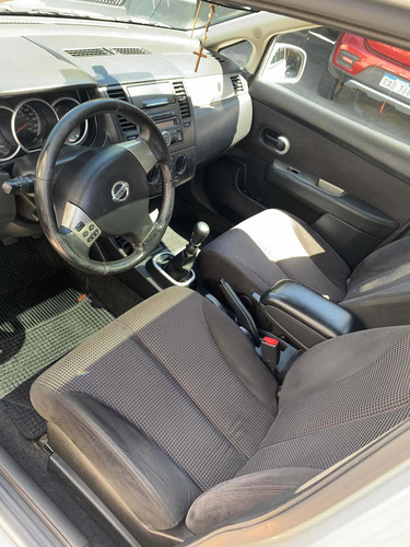 Nissan Tiida 1.8 Premium Mt 2011