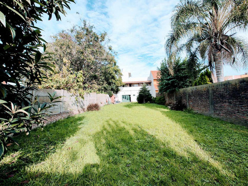 Casa Con Parque, Local Y Cochera En Quilmes