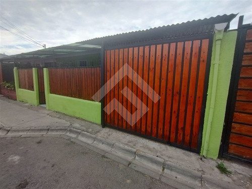 Casa En Venta De 2 Dorm. En El Bosque