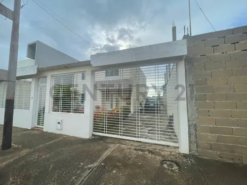 Town House En Yara Yara