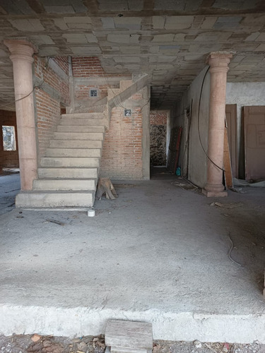 Casa En Venta En Obra Gris, Tetela Del Monte Con 3 Rec. Y Jacuzzi... 2,600,000