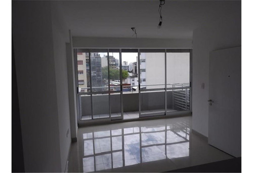Imagen 7 de 18 de Av Belgrano 3600 - Con Pileta - Piso 2 Dos Balcones.
