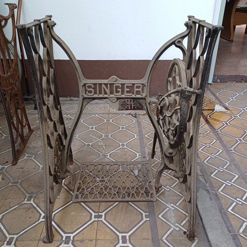 Pie Fundicion Maquina Singer (Usado)