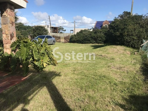 Venta Casa 2 Dormitorios, Balneario Buenos Aires, Punta Del Este- Ref: 881