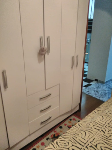 Apartamento De 2 Dormitórios E 1 Banheiro