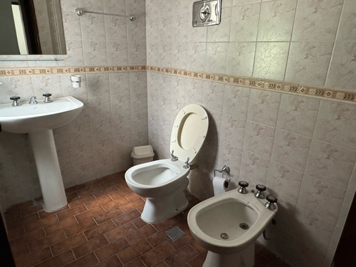 Casa En Venta En Carilo