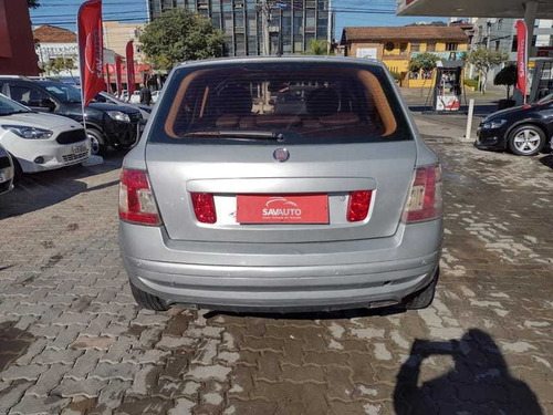 Imagem 4 de 12 de Fiat Stilo Flex Dualogic