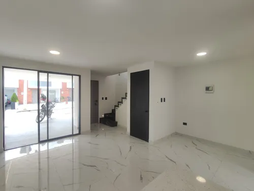 Casa En Venta En La Floresta. Cod V30703