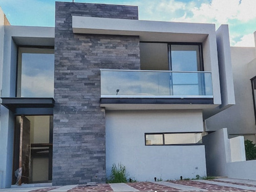 Imagen 8 de 21 de Casa En Venta Con Recamara En Planta Baja En Altozano Querétaro.