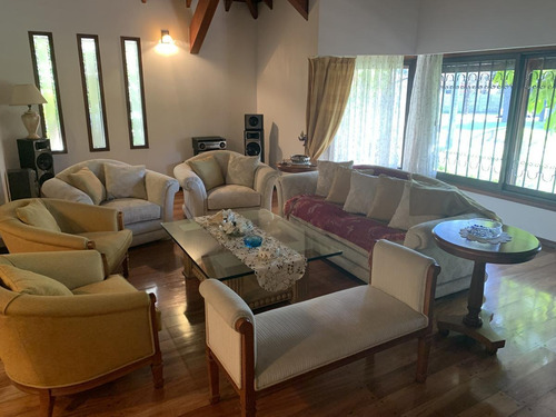 Imagen 4 de 30 de Excelente Chalet - Castelar Norte - Larralde Angosta - 5 Ambientes - 1450 M2 Lote - Venta - Permuta