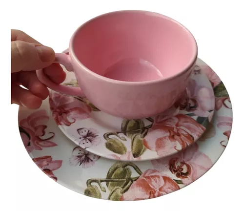 Lindo jogo de chá em porcelana com tema floral na tonalidade rosa