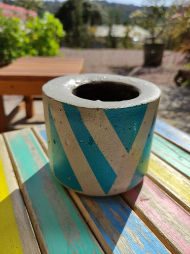 Vaso De Concreto Escovado Azul.
